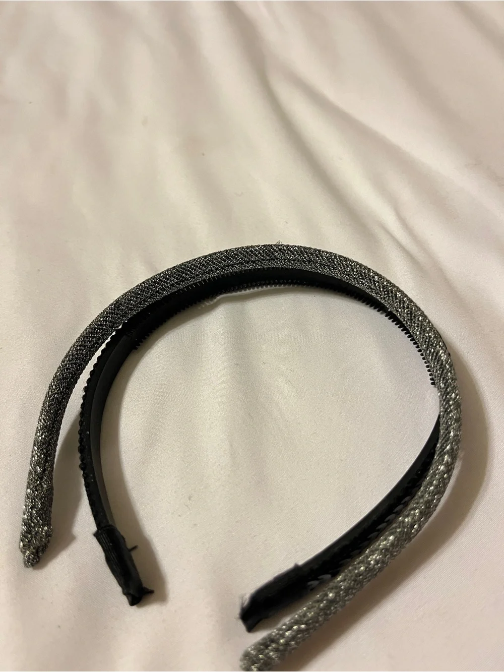 Set of 2 Women’s Sparkly Headbands Black Sequin & Silver Glitter Tooth Comb